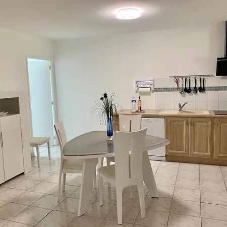 Domaine Du Mas Du Pont Holiday home Le Cres